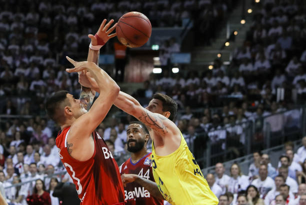 教练组在赛 教练组在赛