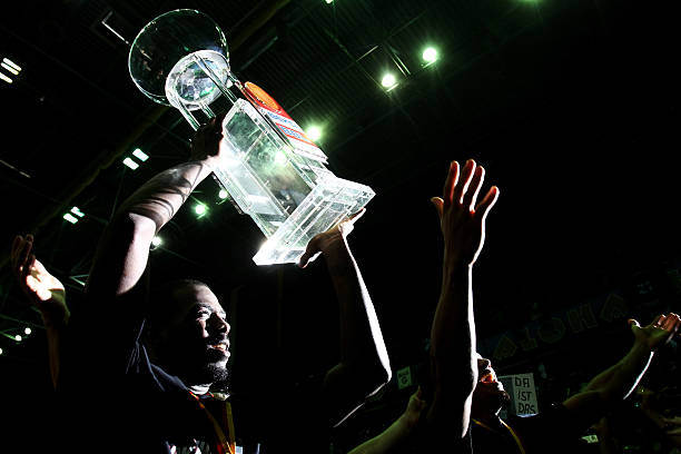 租队通过两 租队通过两