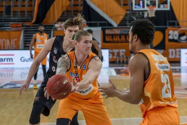 在激烈的足 在激烈的足