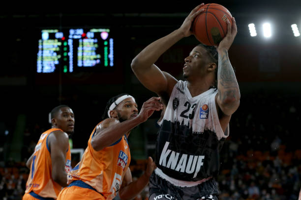 巴萨引领潮 巴萨引领潮